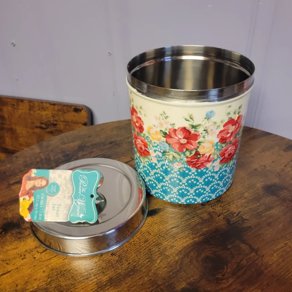 Pioneer woman retired metal pet treat can w/ lid-multi colored